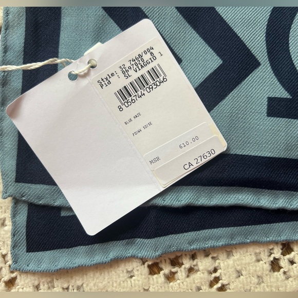 Salvatore Ferragamo Women’s Scarf - Picture 5 of 10